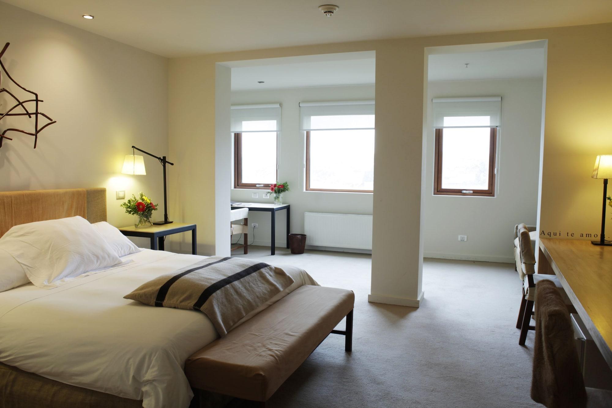 Enjoy Puerto Varas Exterior photo A room at the Hotel de Ville